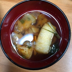 我が家の味噌汁★キャベツと油揚げ